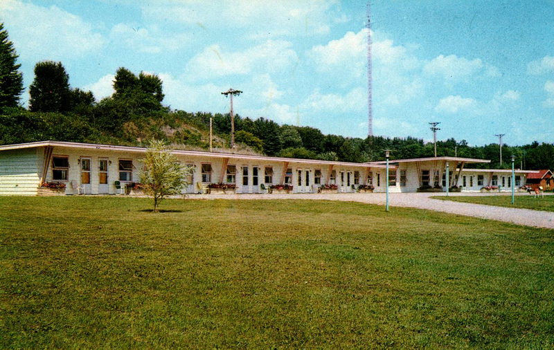 Hillcrest Motel - Vintage Postcard (newer photo)